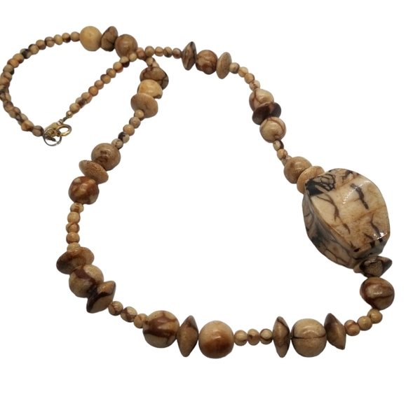 KARLA JORDAN DESIGNER RETIRED TIGER SPONGE CORAL BEADED NECKLACE - Picture 3 of 6